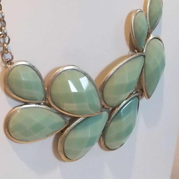Charming Charlie Mint Green leaf necklace - Picture 9 of 9